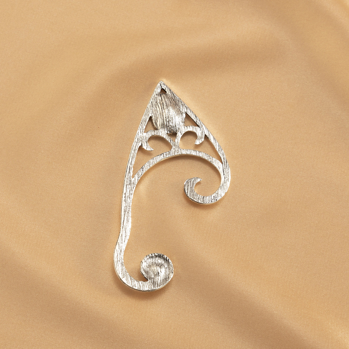 Retro red gemstone outline alloy ear hook clip, personalized hollow out ear hole free Halloween ear accessory